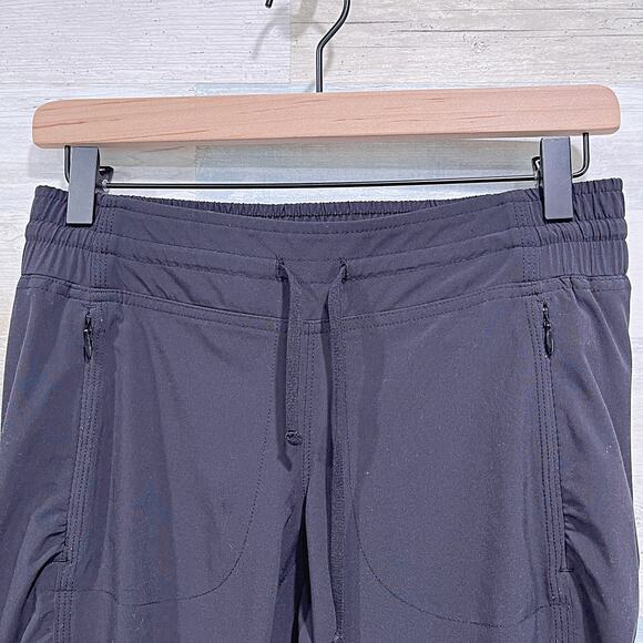Athleta La Viva Capri Pants Black Low Rise Performance Gym City Travel Womens 0 - Picture 2 of 8